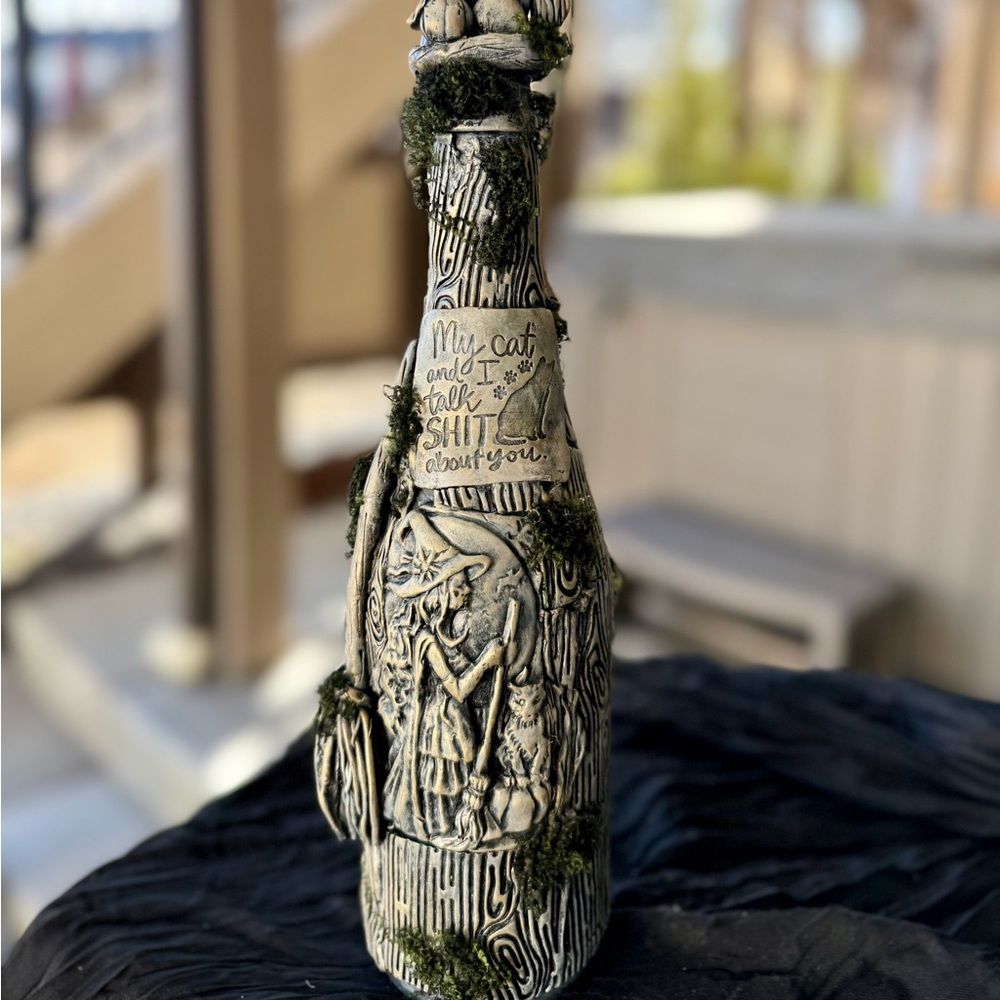 Handmade Witch & Cat Bottle – Gothic Decor – Funny Witch Sign